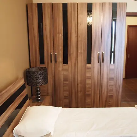 Europroperties Golden Line Appartement *