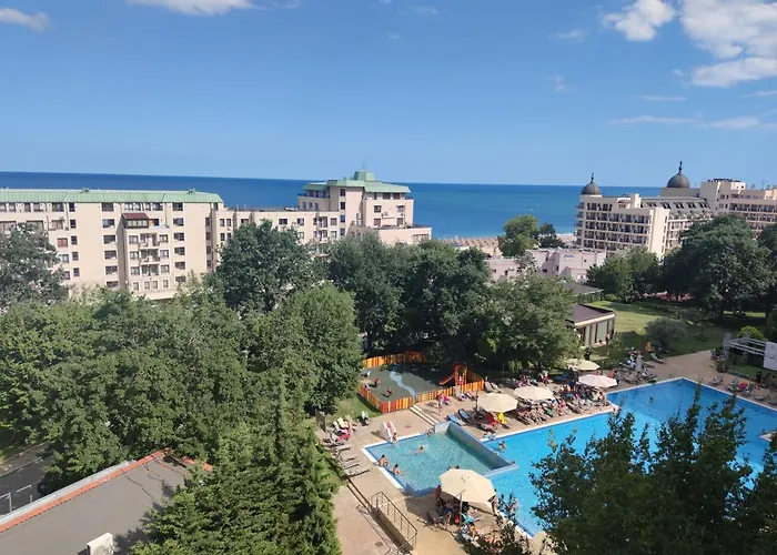 Europroperties Golden Line Apartman *