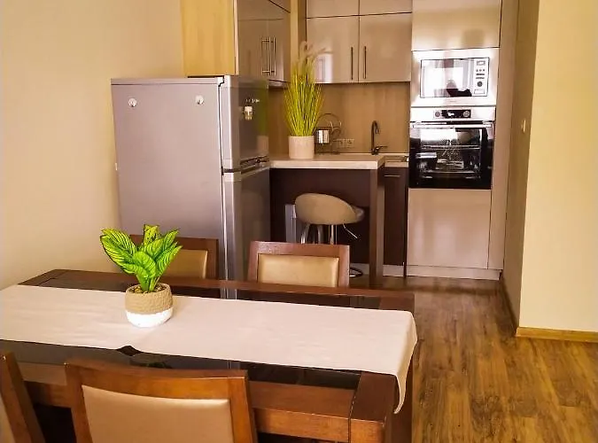 Europroperties Golden Line Apartman *