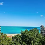 Europroperties Golden Line Apartament *