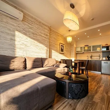 Europroperties Golden Line 아파트