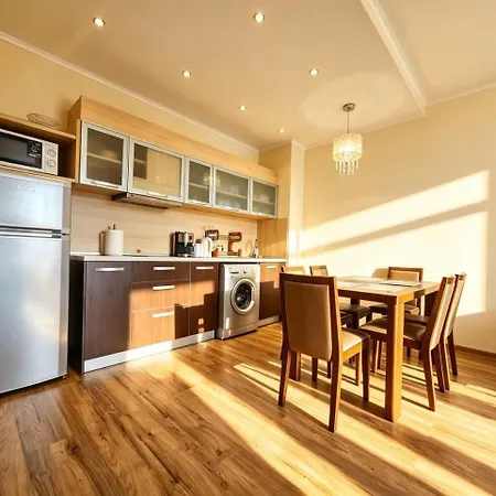아파트 Europroperties Golden Line 골든샌드
